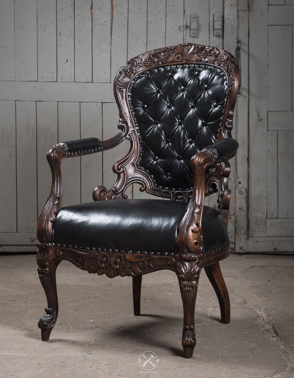 реставрация кресла 19 века в мастерской