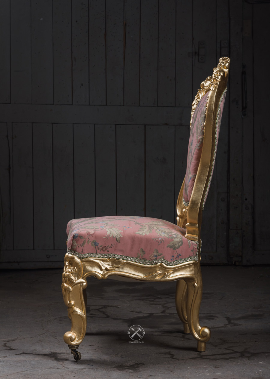 Кресло 19 века после реставрации в мастерской