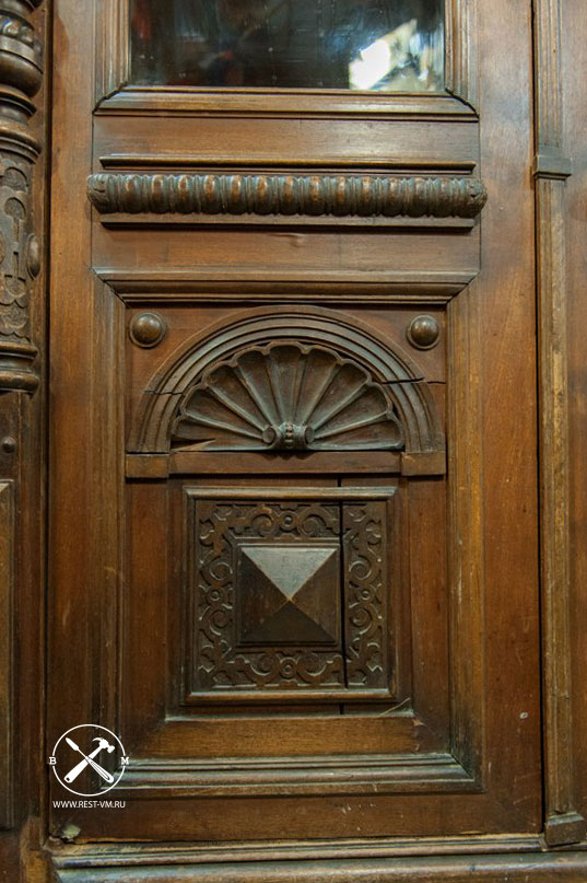 Дверцы книжного шкафа 19 века