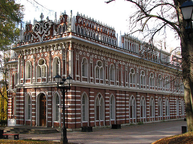 Оперный дом ("Средний дворец") 1776-1778 гг. Архитектор В.И. Баженов.