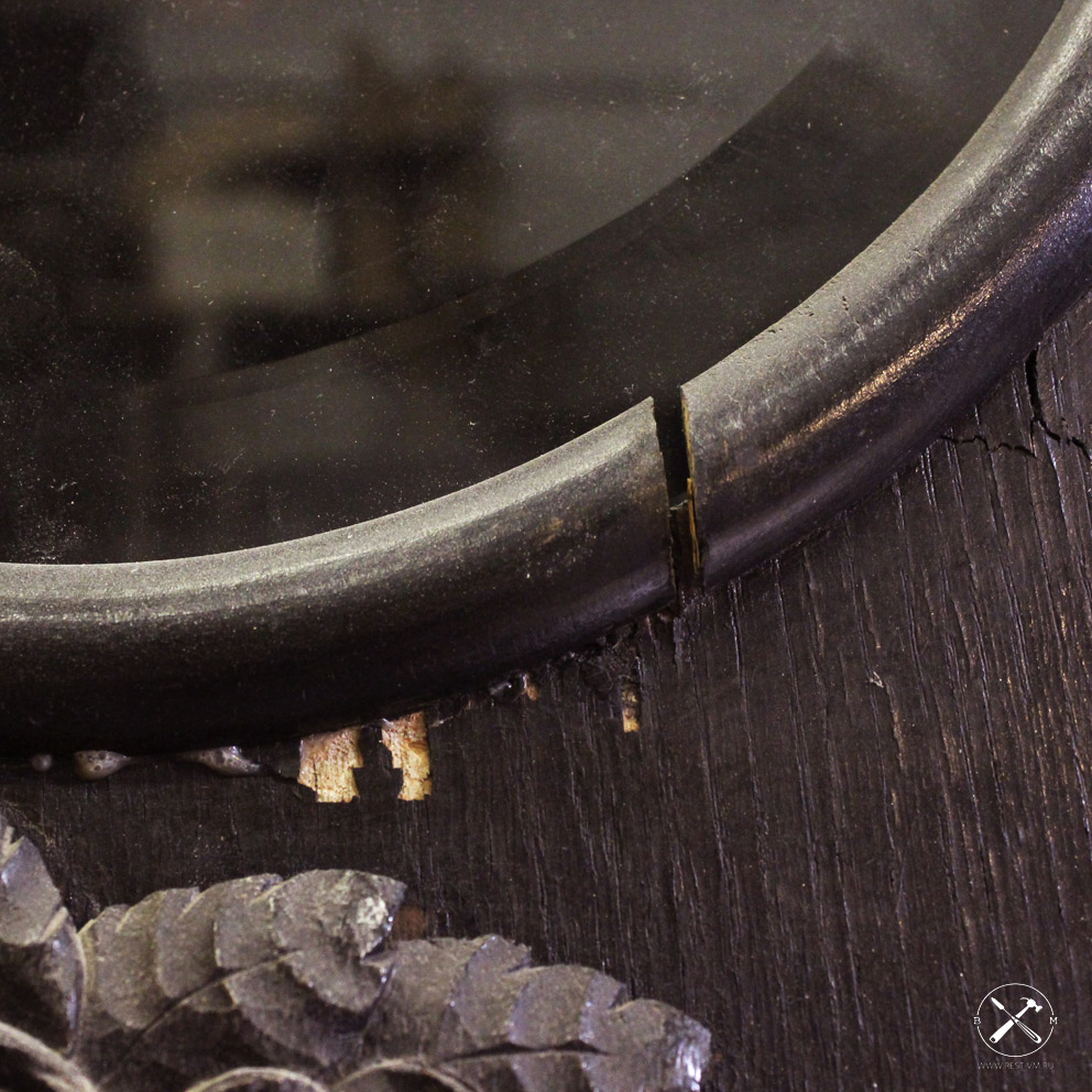 Старинные часы в мастерской Виктора Морозова до реставрации.