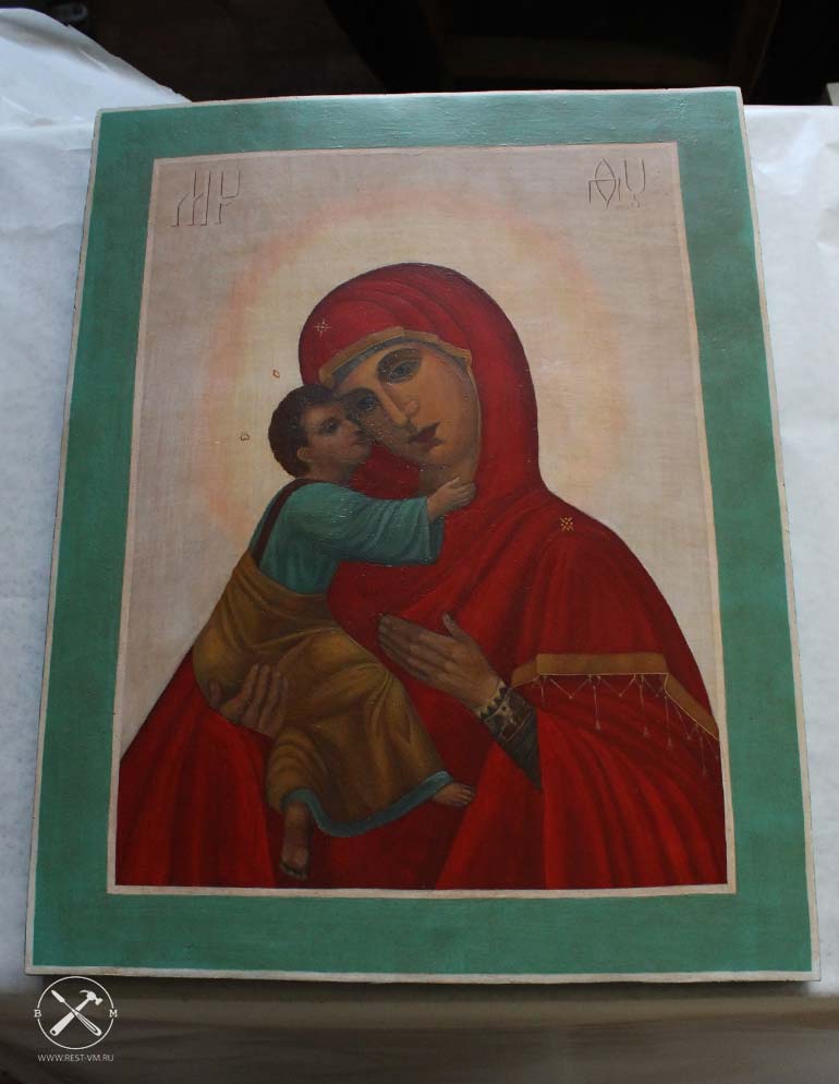Икона Божьей Матери после реставрации.