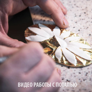 Реставрация рамы от большого зеркала с тумбами. Работа с поталью.